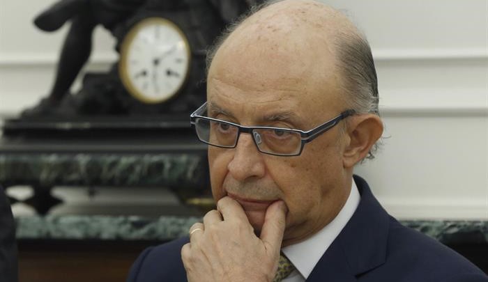 Hacienda da 24 horas al 'Govern' para justificar el desvío de los 6.150 euros