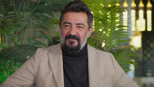 Hermanos se afianza como líder ante First Dates Hotel