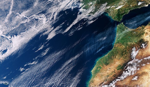 El Sentinel muestra imágenes de las huellas que dejan los barcos en el agua