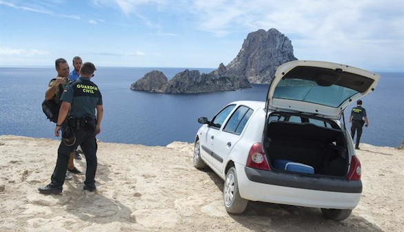 Asesina a su pareja a puñaladas y luego se suicida en un acantilado