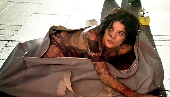 Noche de estrenos: 'Blindspot' arrasa ante 'Backstrom'