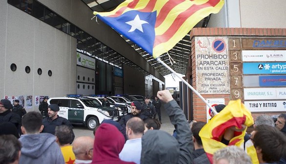 La Guardia Civil interviene 100.000 carteles del 1-O
