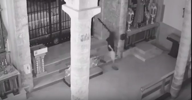 Defeca en un santuario de Jaén y esparce las heces por un Cristo de Medinaceli