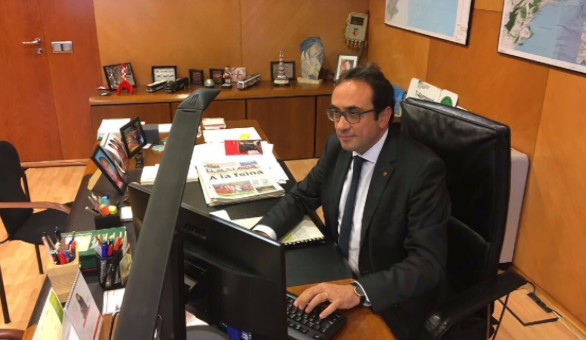 Los exconsejeros acatan la Ley y no toman sus puestos de trabajo