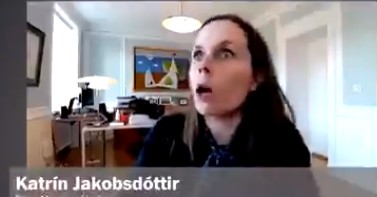 Un terremoto sorprende a la primera ministra islandesa durante una entrevista