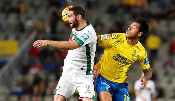 Las Palmas cierra el año fuera del descenso, al que cae el Granada | 4-1