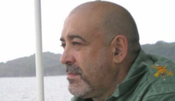 Muere tras ser apaleado por llevar tirantes con la bandera nacional