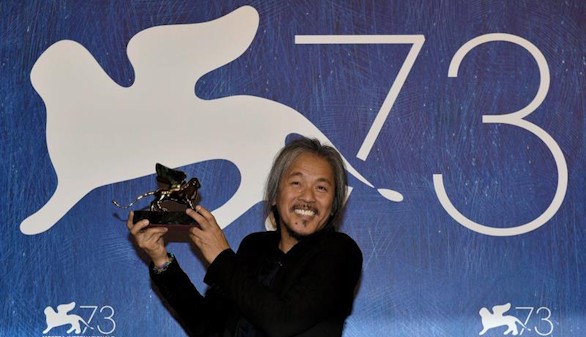 Lav Diaz gana el León de Oro con 'The Whoman Who Left'