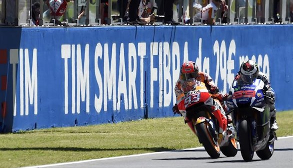 Lorenzo gana a Márquez sobre la línea por 19 milésimas