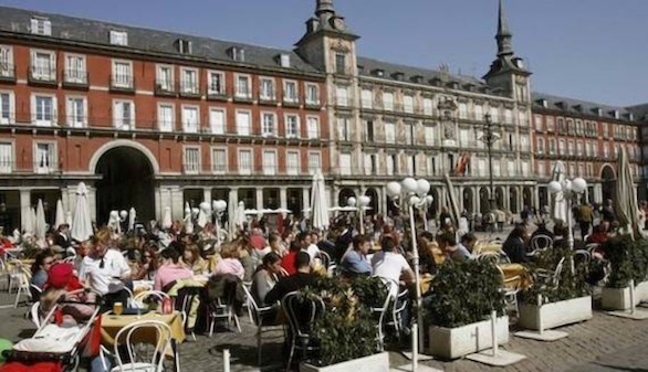 Los turistas asiáticos contribuyen a un nuevo récord turístico