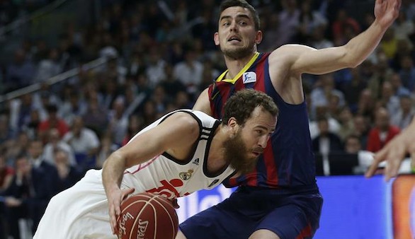 Jaycee Carroll resolvió el clásico en el último cuarto para golpear al Barça