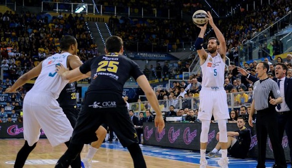 ACB Playoffs . El Real Madrid tumba al Tenerife y pasa de ronda | 75-84