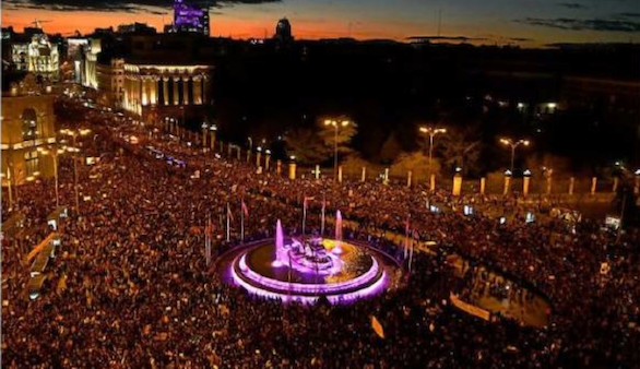 El Gobierno se aprovecha de la fuerza del feminismo