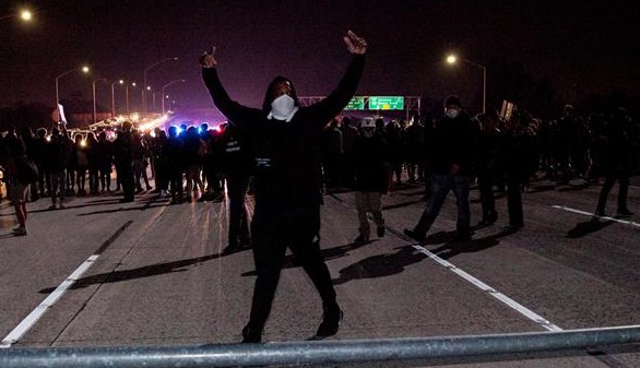Se recrudece la violencia en las protestas contra Trump