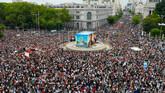 Tras la derrota en el Congreso, el Gobierno jalea las manifestaciones en toda España por 'el derecho a la vivienda'