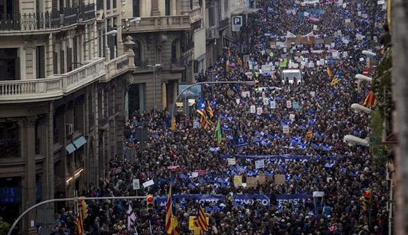 Unas 160.000 personas piden en Barcelona acoger más refugiados