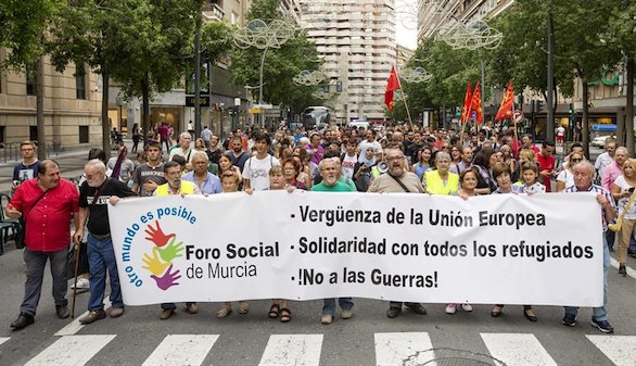 Miles de personas salen a la calle en solidaridad con los refugiados