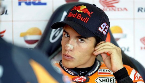 Marc Márquez se rompe el meñique fuera de las pistas
