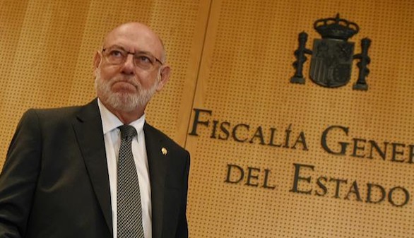 Maza ordena a los Mossos requisar las urnas y la papeletas