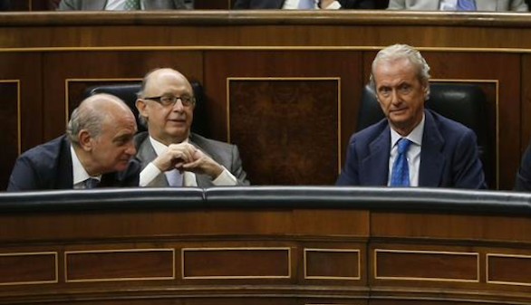 Fernández Díaz y Morenés viajan a Marruecos para tratar terrorismo e inmigración
