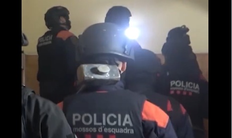 Detenidos en Barcelona diez integrantes de una red yihadista que planeaba atentados