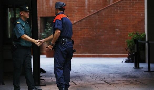 Interior manda refuerzos de la Guardia Civil y la Policía a Cataluña