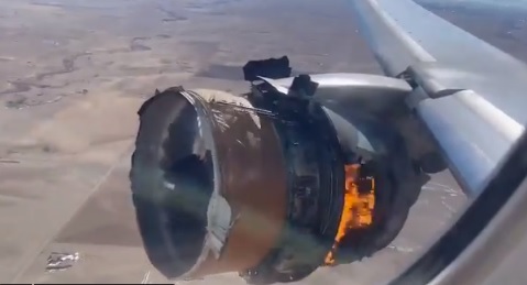 Aterrizaje de emergencia de un avión en EEUU tras perder partes del motor en vuelo