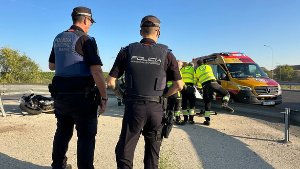 En estado grave un motorista que salió despedido 10 metros y estuvo 8 horas sin localizar en Madrid