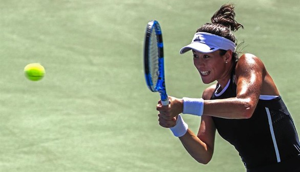 Muguruza resiste a Kuznetsova para llegar a semifinales