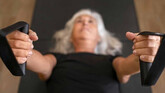 La pérdida de masa muscular podría ser una importante señal de alerta sobre el riesgo de demencia, según una revisión. Foto: magnific