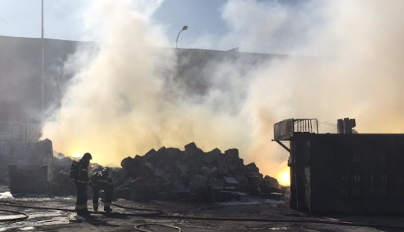 El 112 levanta la alerta a tres pueblos de Madrid por una nube tóxica de magnesio