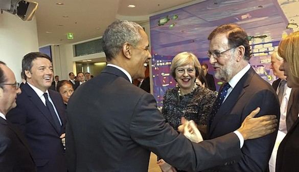 Obama abraza a Rajoy con un 