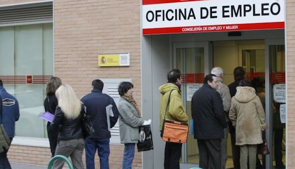 El paro baja en 60.214 personas en marzo, un 1,33 por ciento