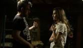 El director Paco Plaza junto a Sandra Escacena durante el rodaje de Verónica, película que se estrena este 25 de agosto.