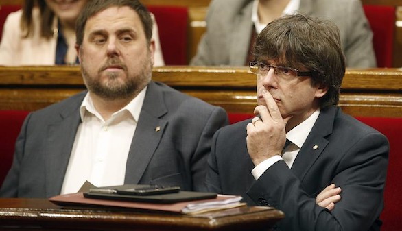 Moody's hunde la deuda catalana en el bono basura