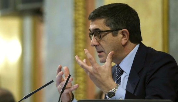 El Congreso estudia llevar al TC el plante de Morenés