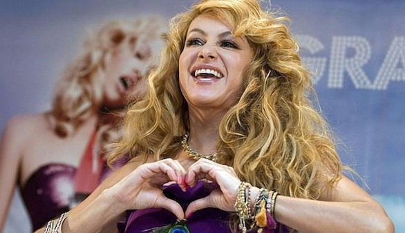Paulina Rubio da a luz a su segundo hijo en Miami