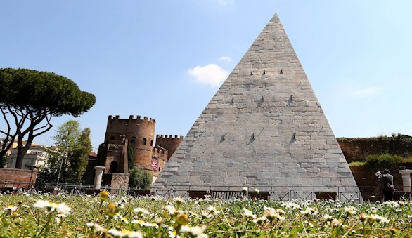 Restaurada la única pirámide de estilo egipcio conservada en Roma
