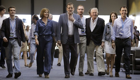 El PP se quita años de encima en una Conferencia Política bien presentada