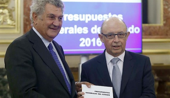 Montoro entrega unos Presupuestos con más gasto social