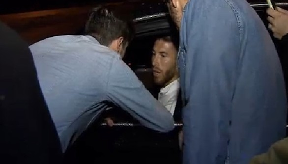 Tensión nocturna en Valdebebas: hinchas agreden a los jugadores