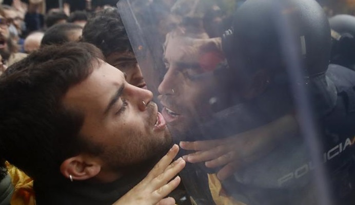 Fotogalería. Así se está viviendo la jornada del referéndum del 1-O
