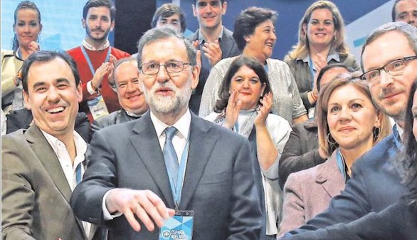 Rajoy, su equipo, Podemos y algo de Trump