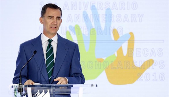 Felipe VI pide ayudar a la formación de los jóvenes para que 
