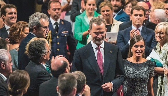 El Rey, con la Constitución; Iglesias, con los separatistas