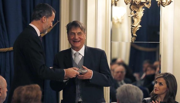 El Rey entrega el Cerecedo de Periodismo al europeísmo de Magris