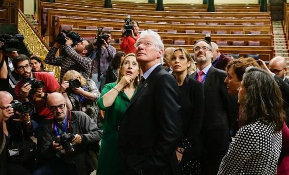 Ana Pastor hace de anfitriona de Richard Gere en el Congreso