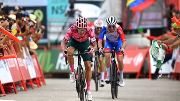 Vuelta a España. Rigoberto Urán vence al esprint en Tentudía