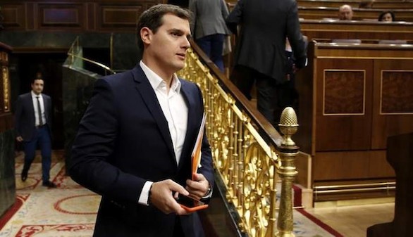 Ciudadanos se venga del PP y se abstiene en la reforma de la estiba