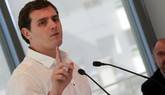 Rivera cree que hay una operación entre Génova y Ferraz para salvar a Sánchez